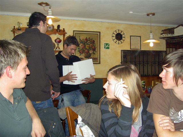 [Bild: attachment.php?attachmentid=37440&d=1197214018]
