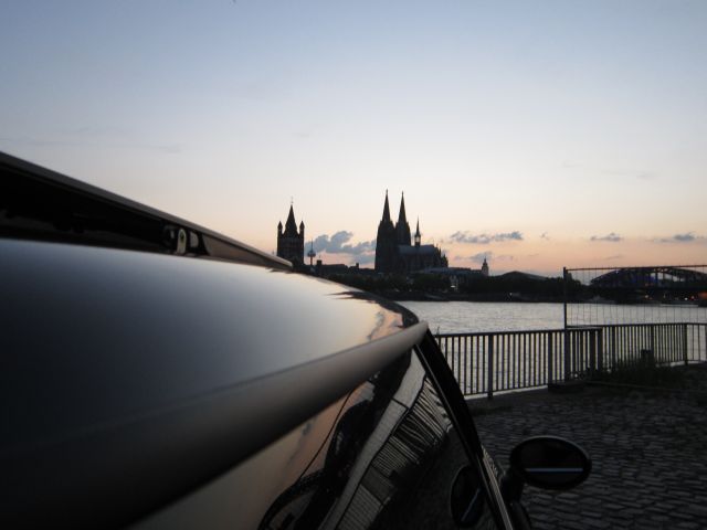 [Bild: sunrise_in_cologne.jpg]