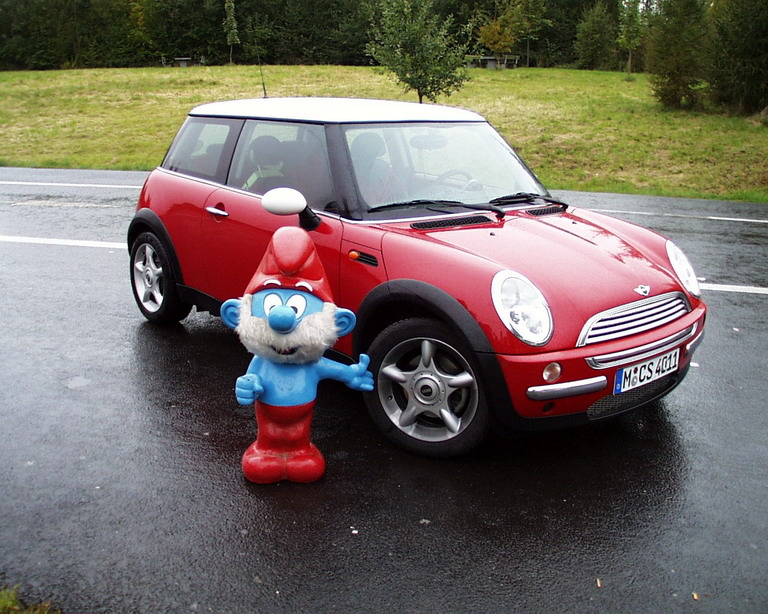 [Bild: mini_cooper_papa_schlumpf_xxl_wien___200...06_min.jpg]