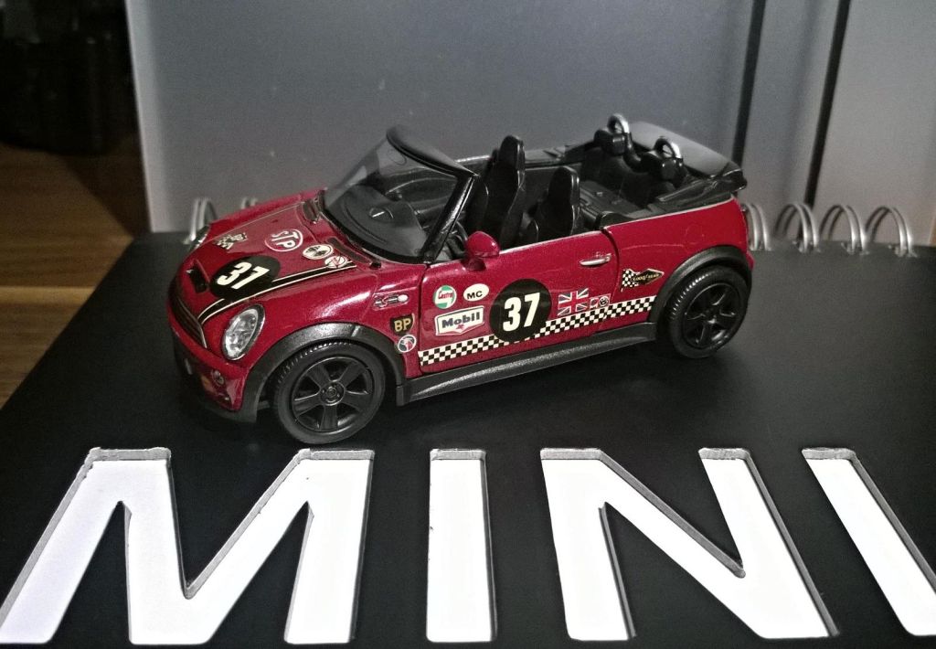 [Bild: mini12.jpg]