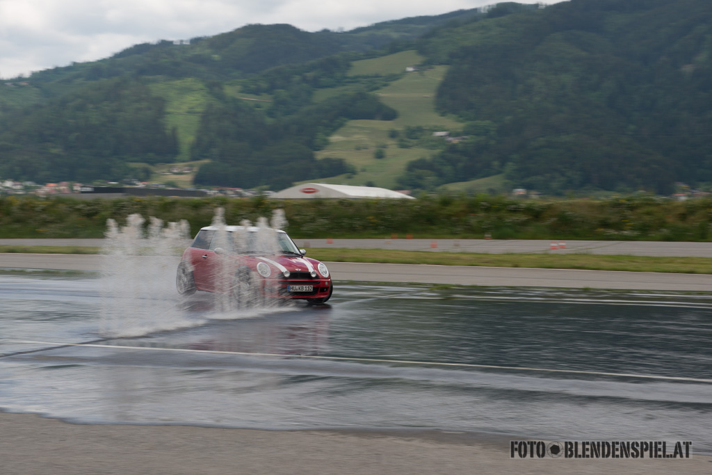 [Bild: fun_sicherheitstraining_20150530_0052_lr.jpg]