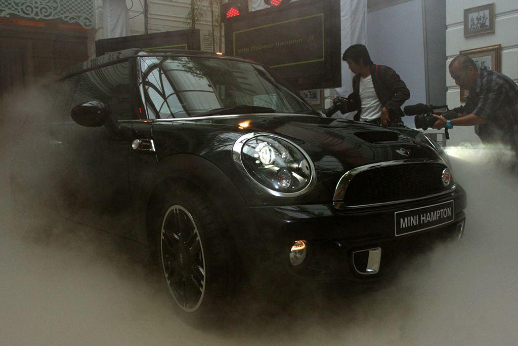 [Bild: mini_clubman_hampton_r55_launch_thailand.jpg]