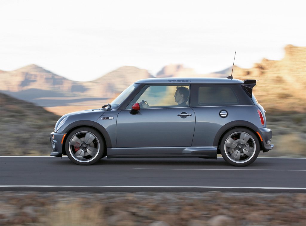 [Bild: mini_cooper_s_jcw_gp_r53_li_fahrt.jpg]