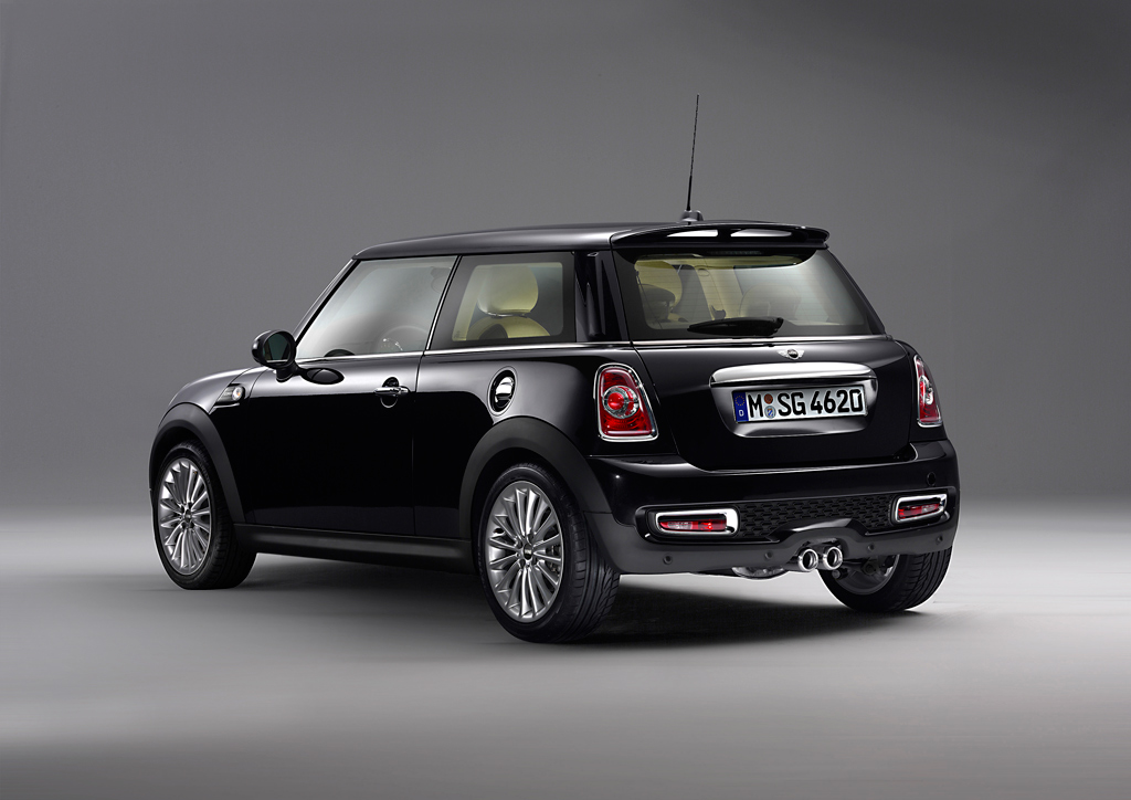 [Bild: mini_inspired_by_goodwood_r56_heck_links.jpg]