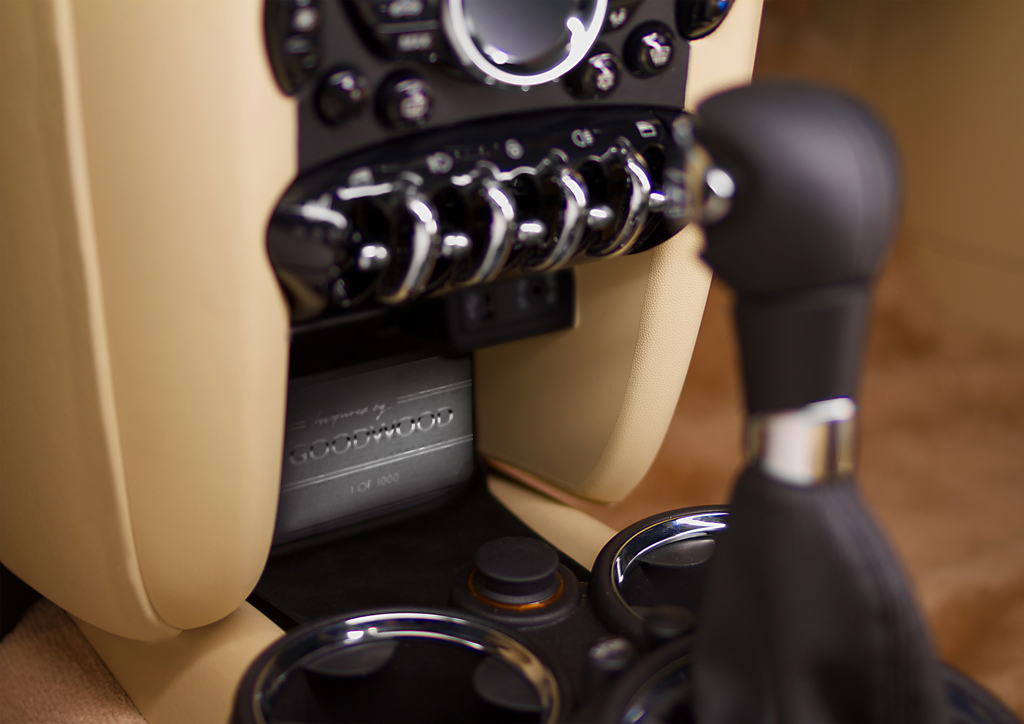 [Bild: mini_inspired_by_goodwood_r56_plakette.jpg]