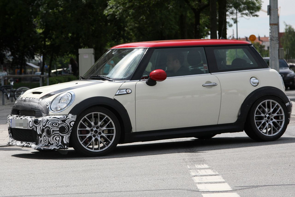 [Bild: mini_jcw_gp_r56_prototyp_pepper_white_2011_01.jpg]