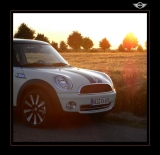 Mini Im Sonnenuntergang