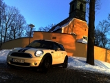Klein Mini Outside