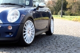 Mini Cooper S mit 18" OZ und KW Gewinde V1