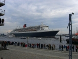 Queen Mary II am Freitagabend