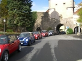 .... steht an der Ampel....