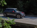 Tiny Auf Der Brücke