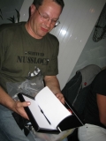 Frank Packt Seine Geburtstagsgeschenke Aus