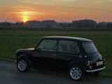 MINI Classic beim Sunset wieder zuhause