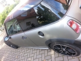 Mini In Matt Grau Metallic Mit Mattschwarzen Applikationen