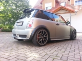 Mini In Matt Grau Metallic Mit Mattschwarzen Applikationen